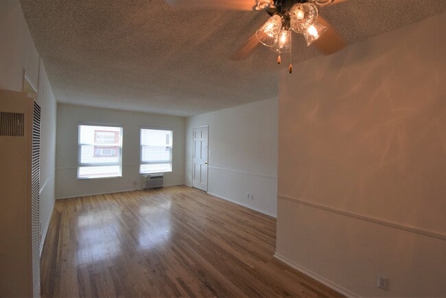 Photo - 11948 Magnolia Blvd Unidad 06