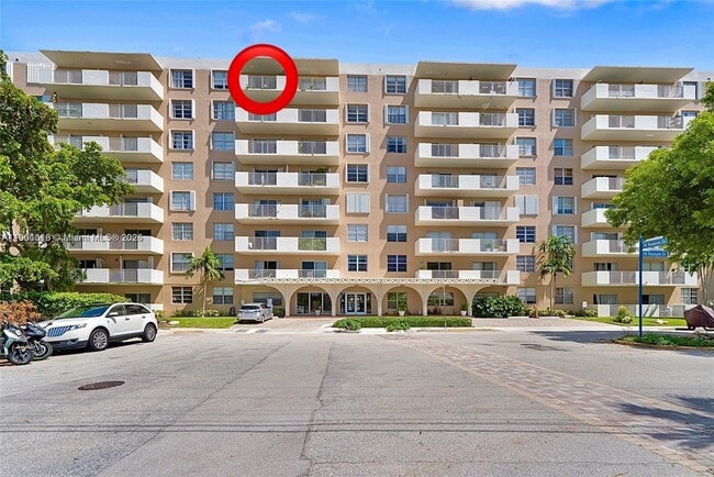 Building Photo - 1455 N Treasure Dr Unit PH=L
