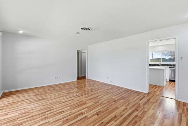 Photo - 4929 Libbey Dr