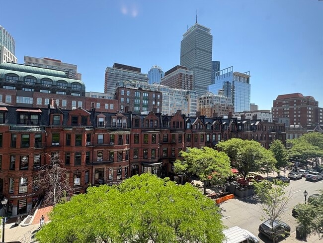 Photo - 211 Newbury St Unidad 6