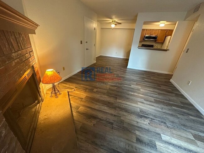 Photo - 1075 S Elkhart Way
