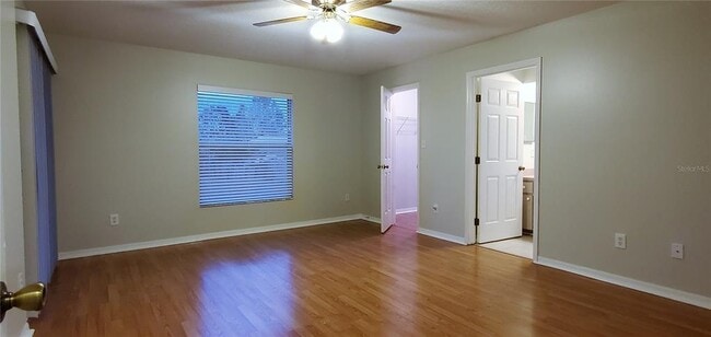 Photo - 913 Palm Forest Ln