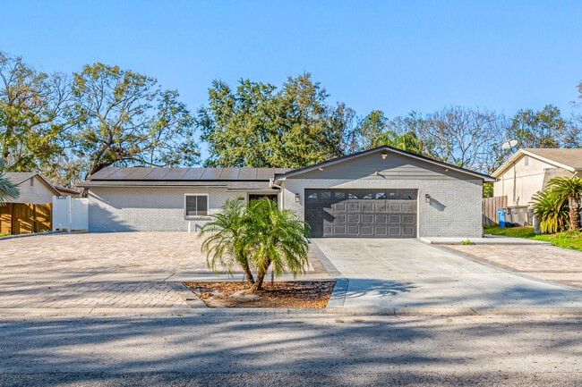 Photo - 16324 Bonneville Dr House