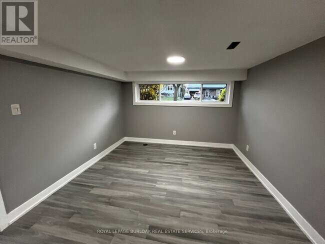 Photo - 3140 Michael Crescent