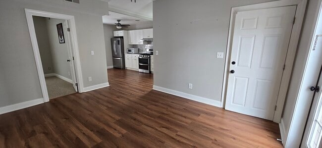 Building Photo - 157 Earle St Unit 2 Rental