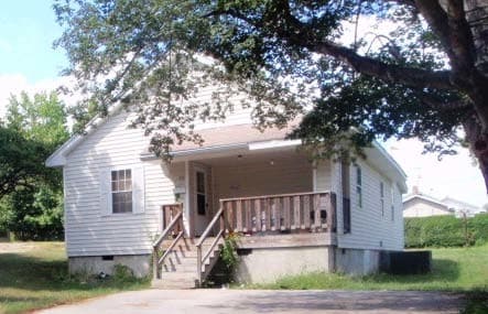 Building Photo - 310 W Austin St