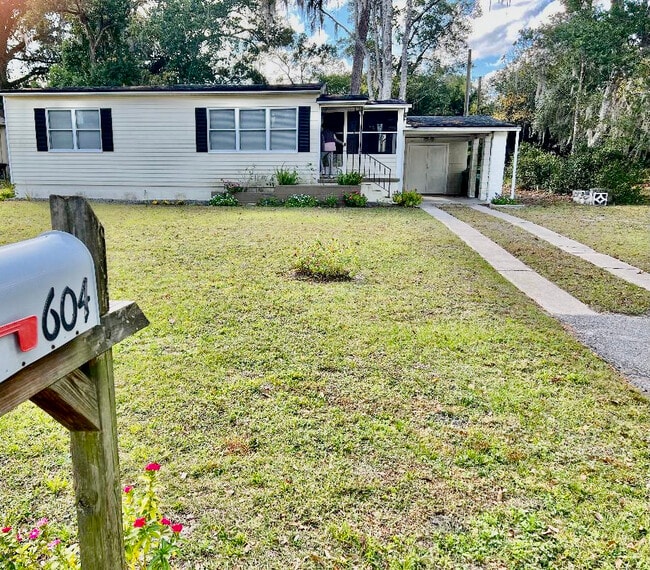 Building Photo - 604 N Kentucky Ave