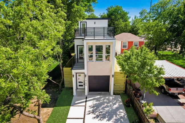 Photo - 1960 Toronto St Casa