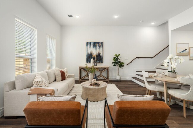 Photo - 7504 B Carver Rd