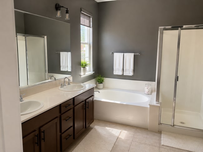 Photo - 104 Talmont Cir