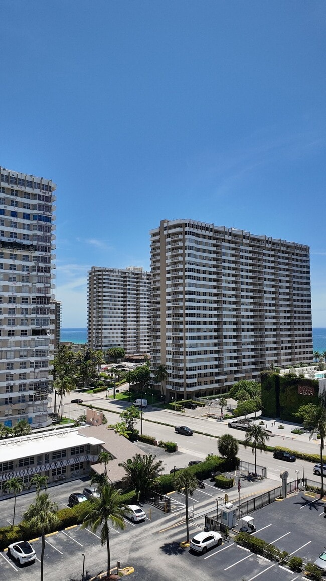 Building Photo - 2049 S Ocean Dr
