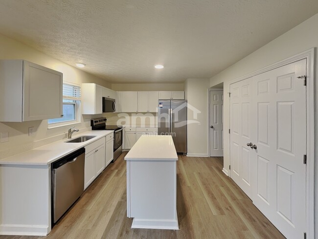 Photo - 8331 Priestley Dr