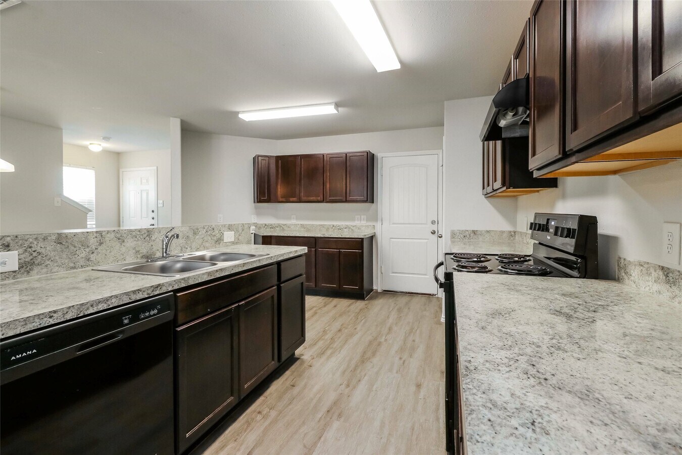 Photo - 405 N Meadows Dr