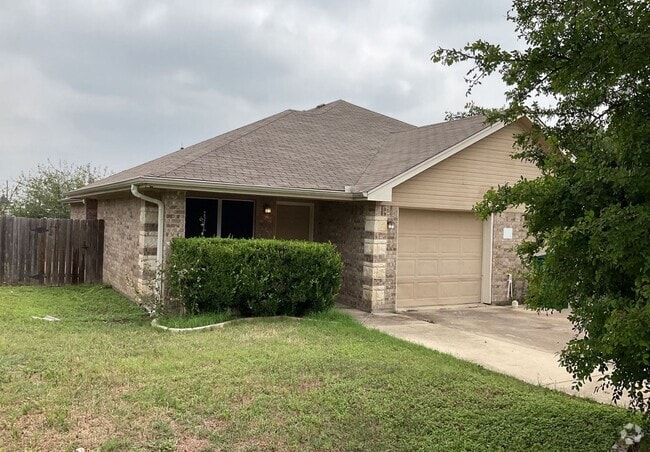 Building Photo - COMING SOON! Unit 213 W Arlo Road -  A Rental