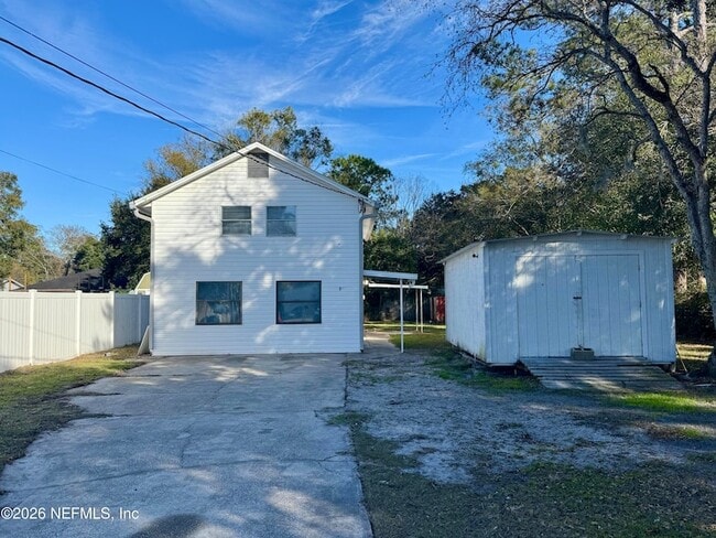 Building Photo - 2057 Glen Gardner Dr