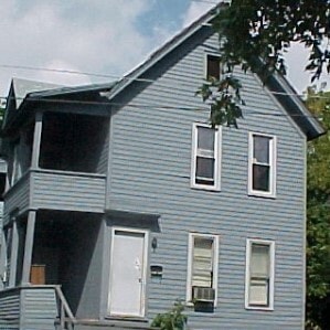 Building Photo - 13 Steele Ave Unit Upstairs
