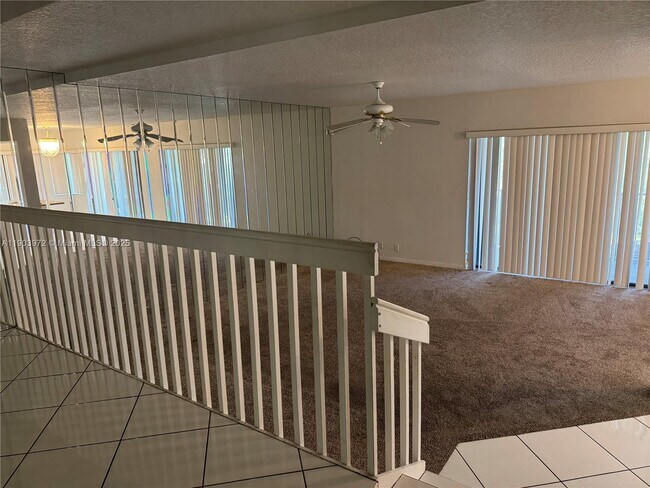 Photo - 4725 SW 62nd Ave Unit 201