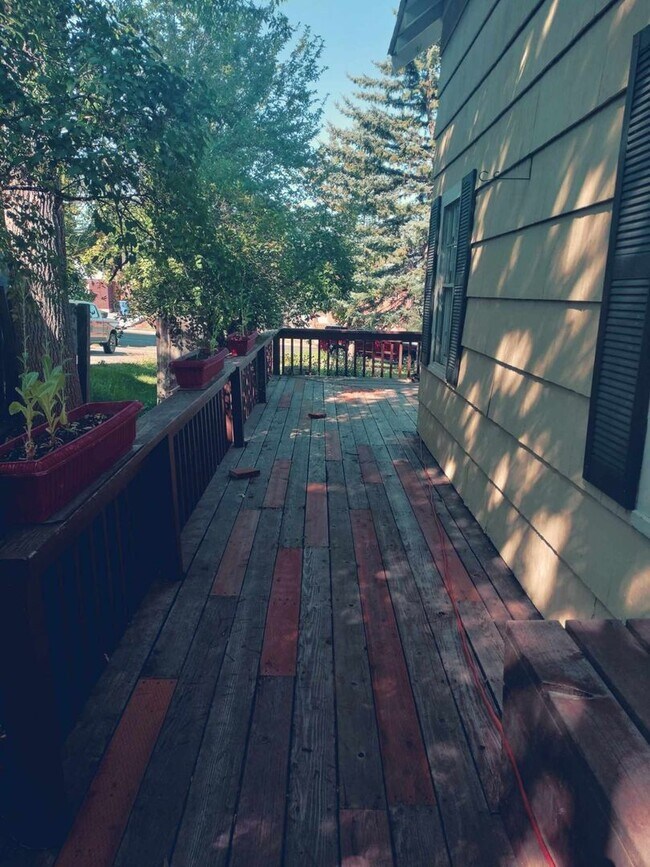 Photo - Charming 5 Bed, 2 bath home in the heart o...