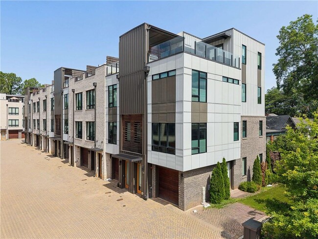 Building Photo - 102 Cityview Ct NE