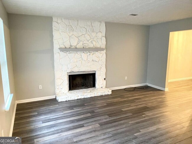 Photo - 616 Woodknoll Ct