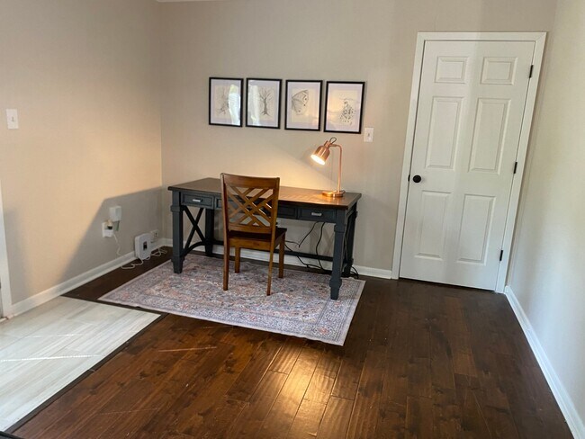 Photo - 1420 Marlyn Dr