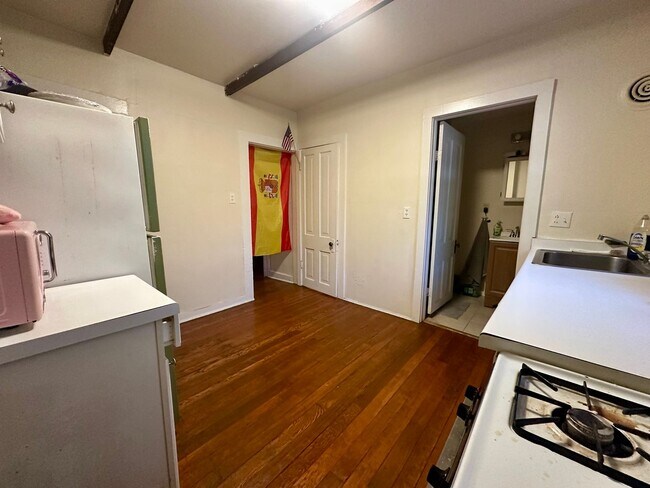 Charming Juneau Village Apartments!