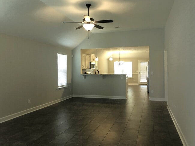 Photo - 879 Goodale Dr