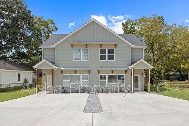 Building Photo - 5 McDade St