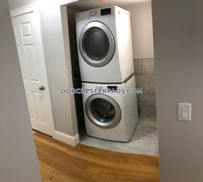 Photo - 273 Hancock St Unidad #3