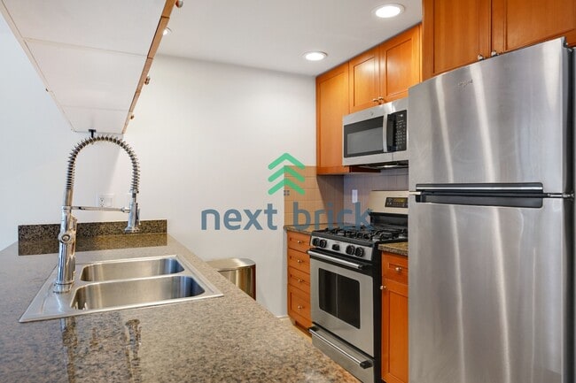 Photo - "Chic Urban Retreat: Stylish 1-Bedroom Condo in the Heart of Seattle!" Unit 906