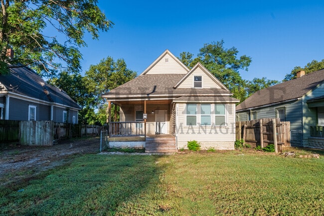 Building Photo - 1329 N Wellington Pl