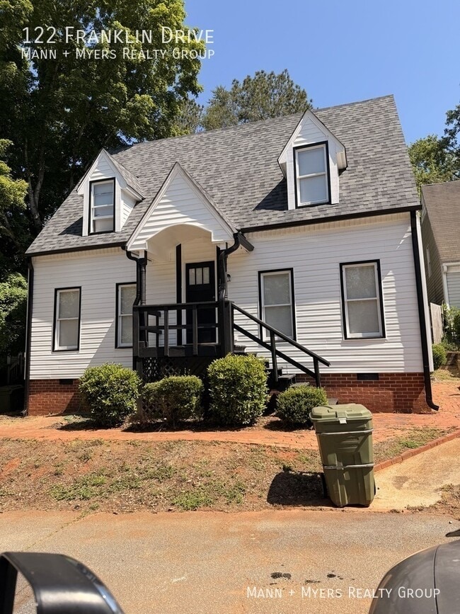 Photo - 122 Franklin Dr