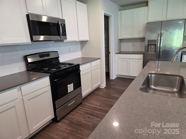 Photo - 1537 Woodhouse Dr