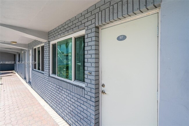 Photo - 2175 NE 56th St Unidad 107