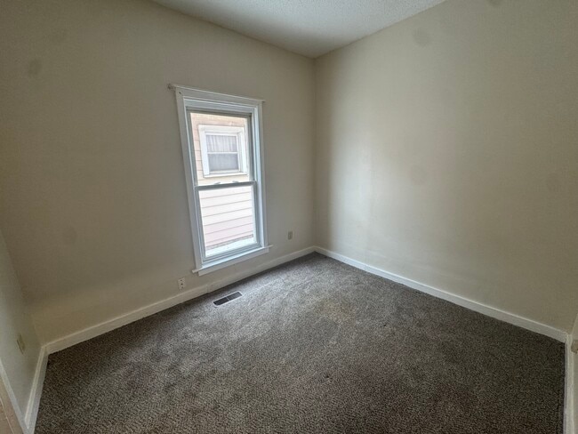 Photo - 1323 S Webster St Unit 2