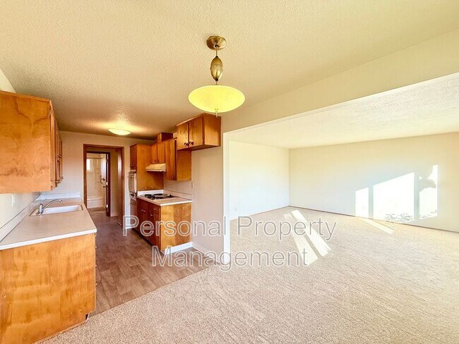 Photo - 702 Garrison Terrace