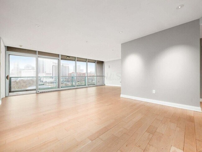 Photo - 1 Miranova Pl Unit 720