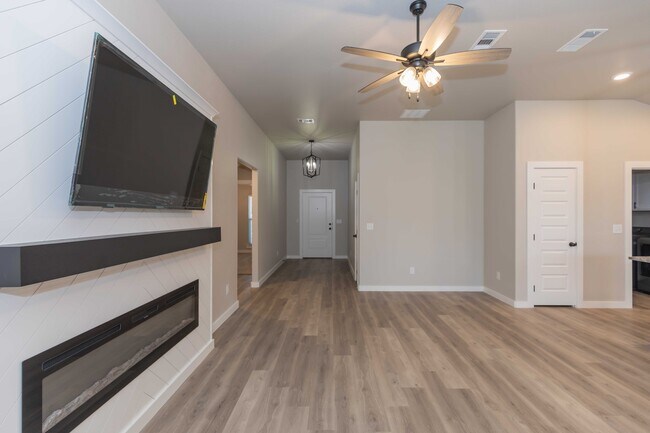 Photo - 1807 Moon River Rd