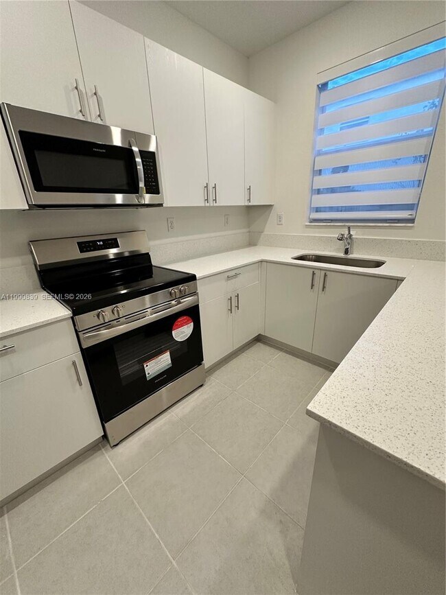 Photo - $2,499 2889 SE 25rd