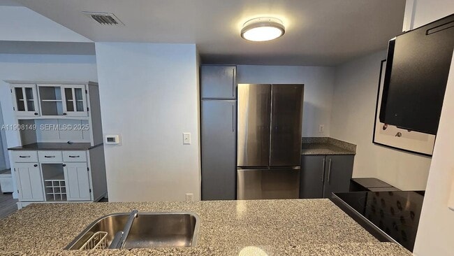 Photo - 275 NE 18th St Unidad PH-10