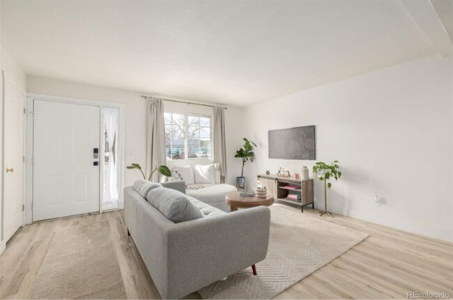 Photo - 16397 E Wyoming Dr