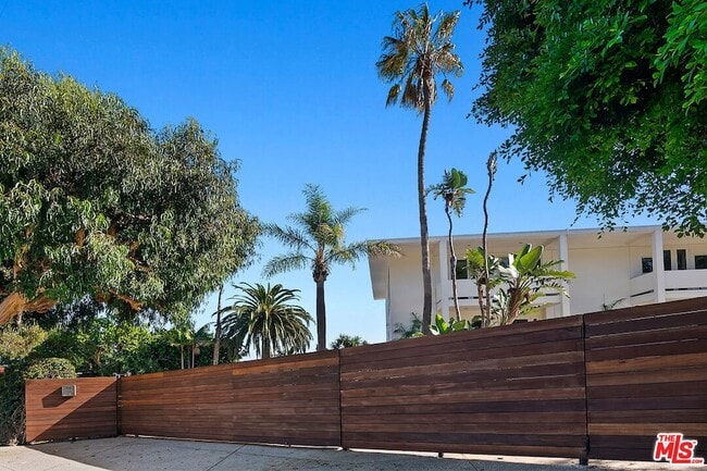 Photo - 27400 Pacific Coast Hwy Unidad 108