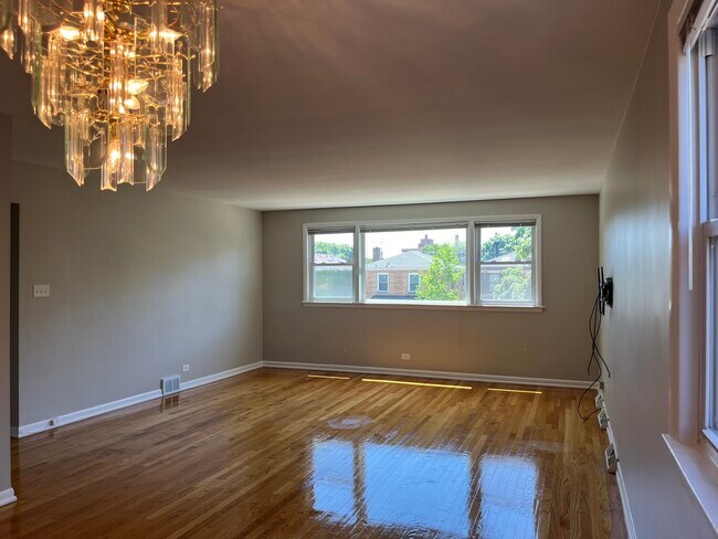 Photo - 2620 W Balmoral Ave