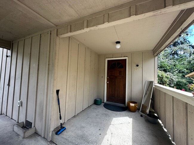 Photo - 4 Bed, 2 Bath Home - Easy Access to I-5 and WWU
