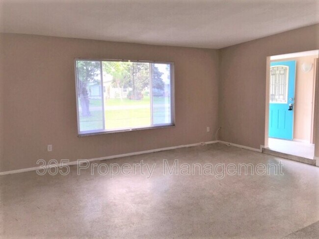 Photo - 2379 Conway Blvd