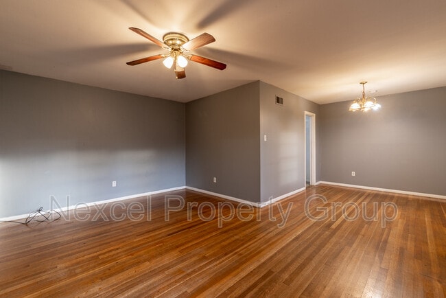 Photo - 430 N Graham St