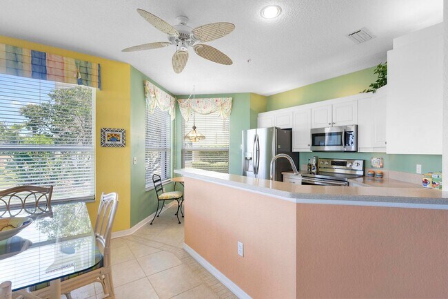 Photo - Beautiful Fully Furnished 3/2 Bouchelle Is...
