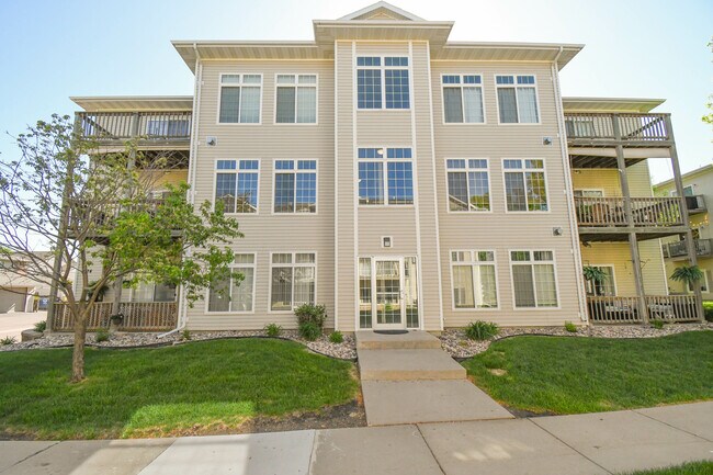 Photo - 7434 S Louise Ave Unidad 301