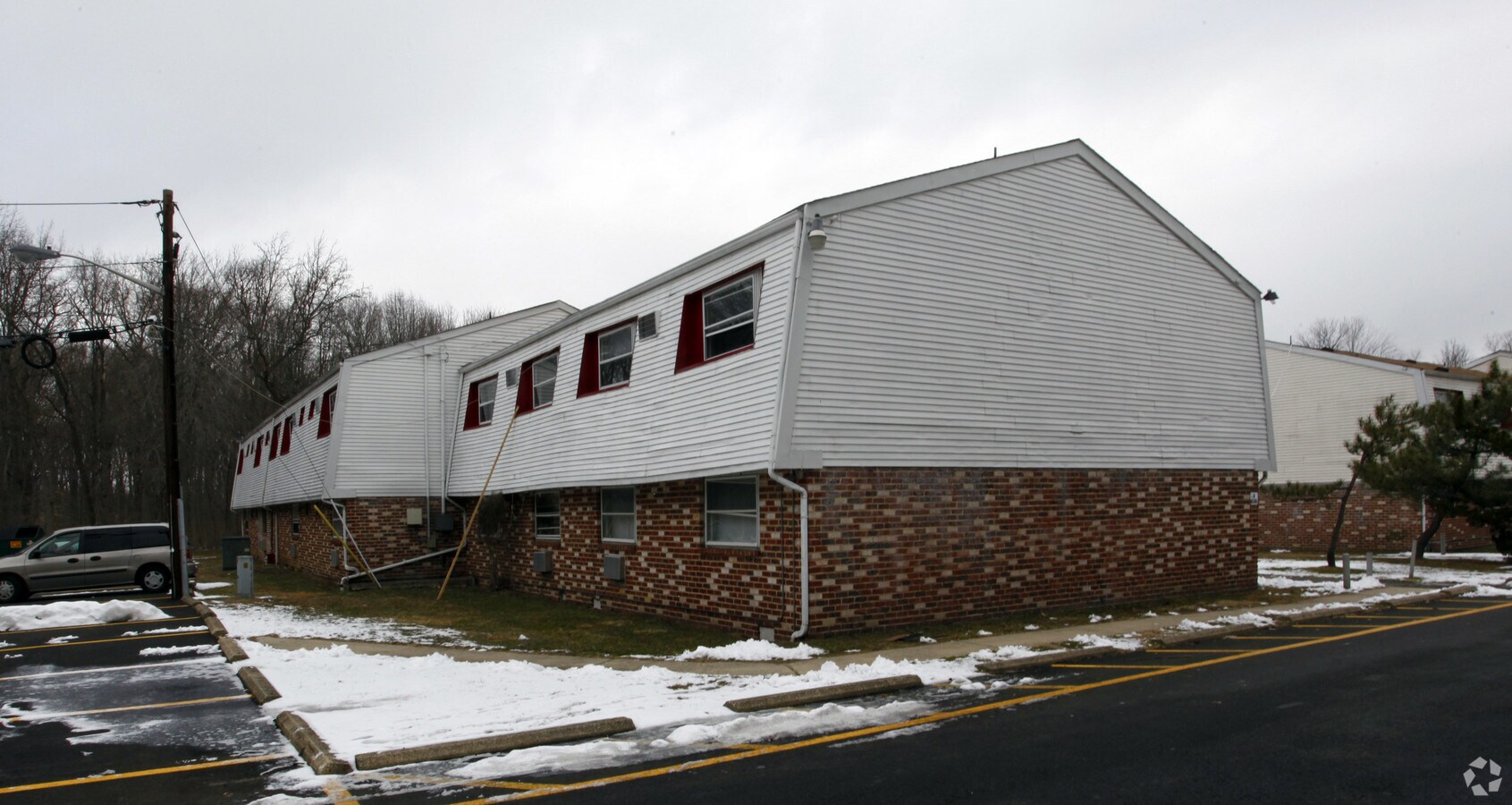 Woodcrest Apartaments - Woodcrest Apartments