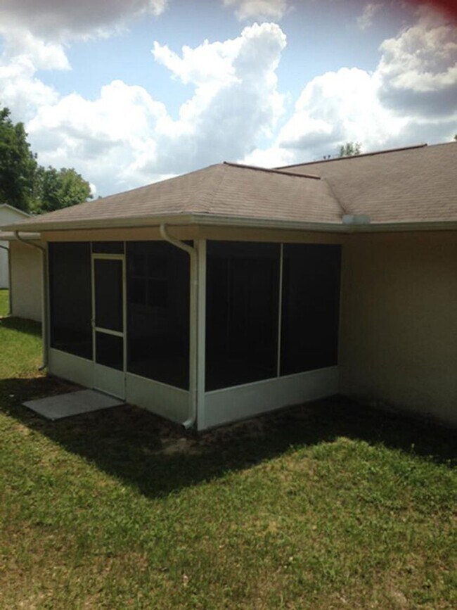 Photo - 3 bedroom, 2 bath, 2 car garage on a large lot!